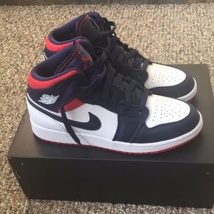 Jordan 1 mid 6Y